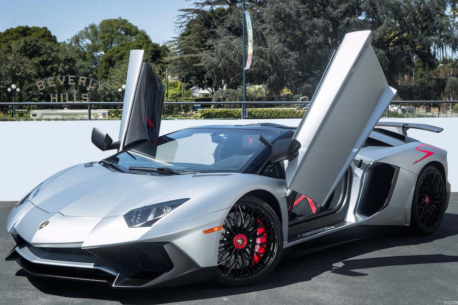 Discover Luxury: Lamborghini Rental Services Near You post thumbnail image