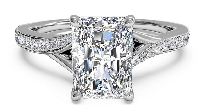 Synthetic Diamond Engagement Rings: Ethical, Beautiful, Unique post thumbnail image