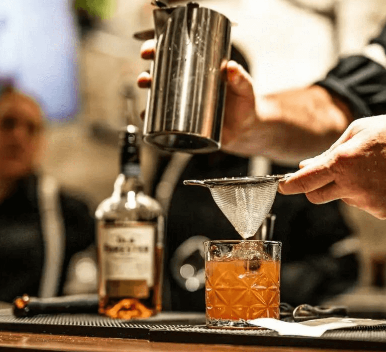 Sip in Style: Mobile Bar Services for Unforgettable Gatherings post thumbnail image